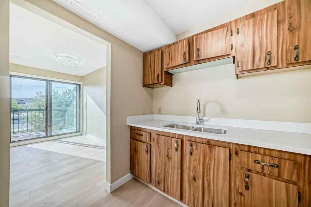 MLS® A2253759 - Unit #10 2511 38 Street NE in Rundle Calgary, Residential
