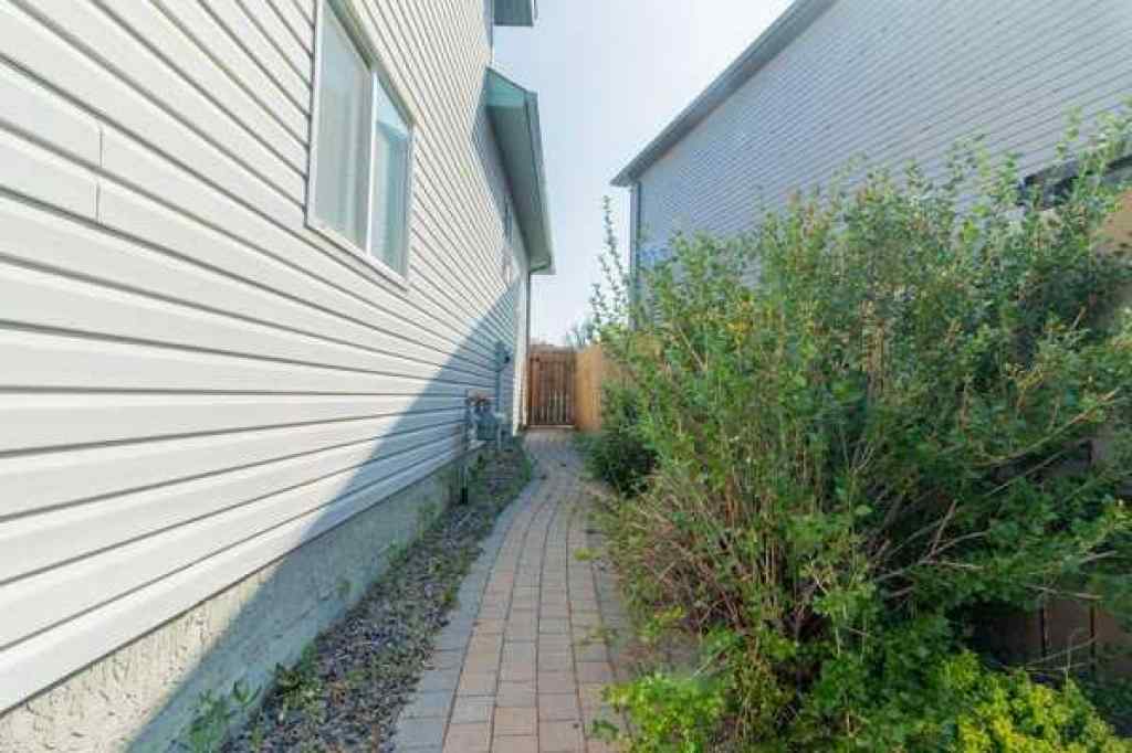 MLS® A2253763 - 39 Saddlemont Manor NE in Saddle Ridge Calgary, Residential