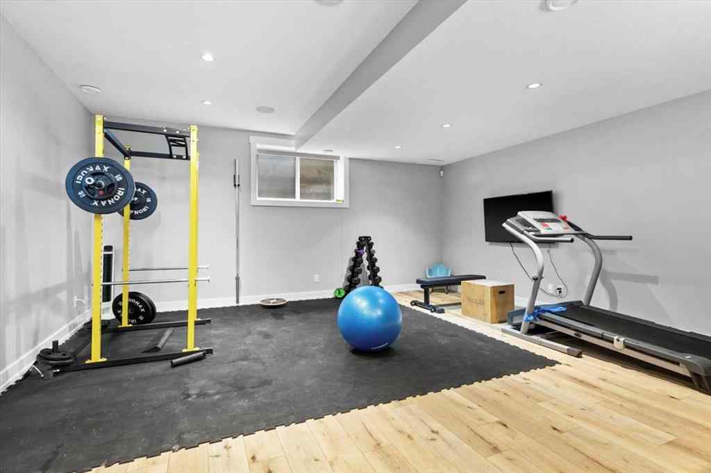 MLS® A2253770 - 2316 22 Street NW in Banff Trail Calgary, Residential