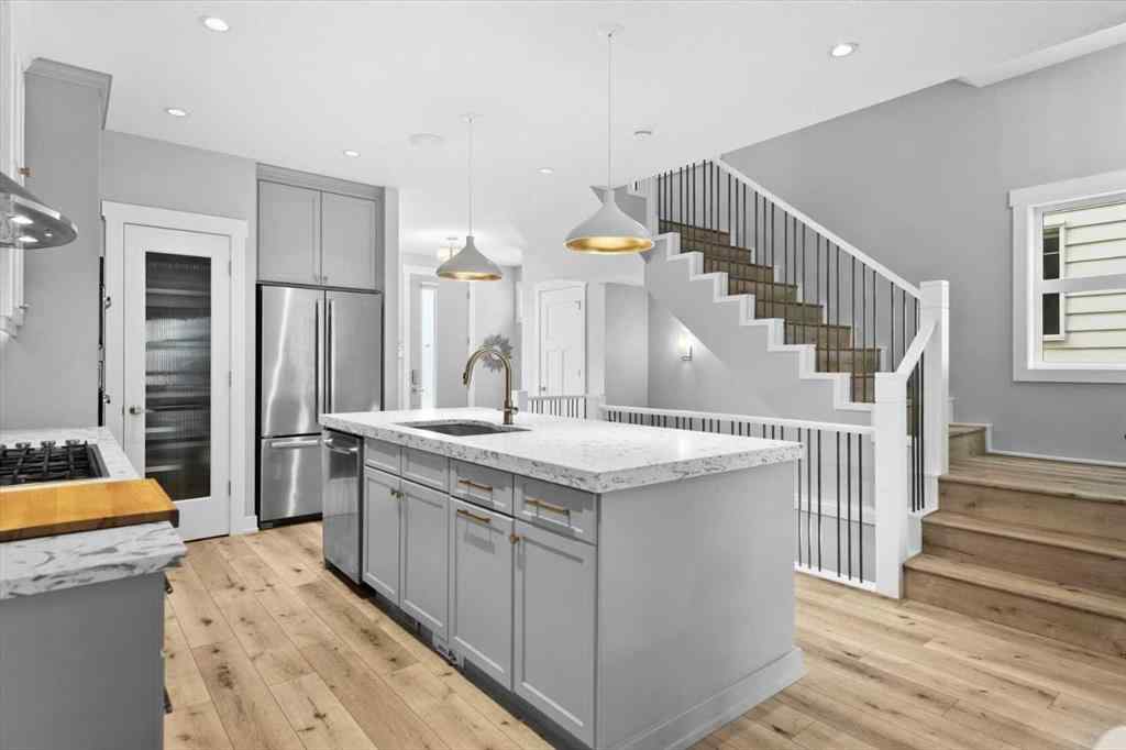 MLS® A2253770 - 2316 22 Street NW in Banff Trail Calgary, Residential