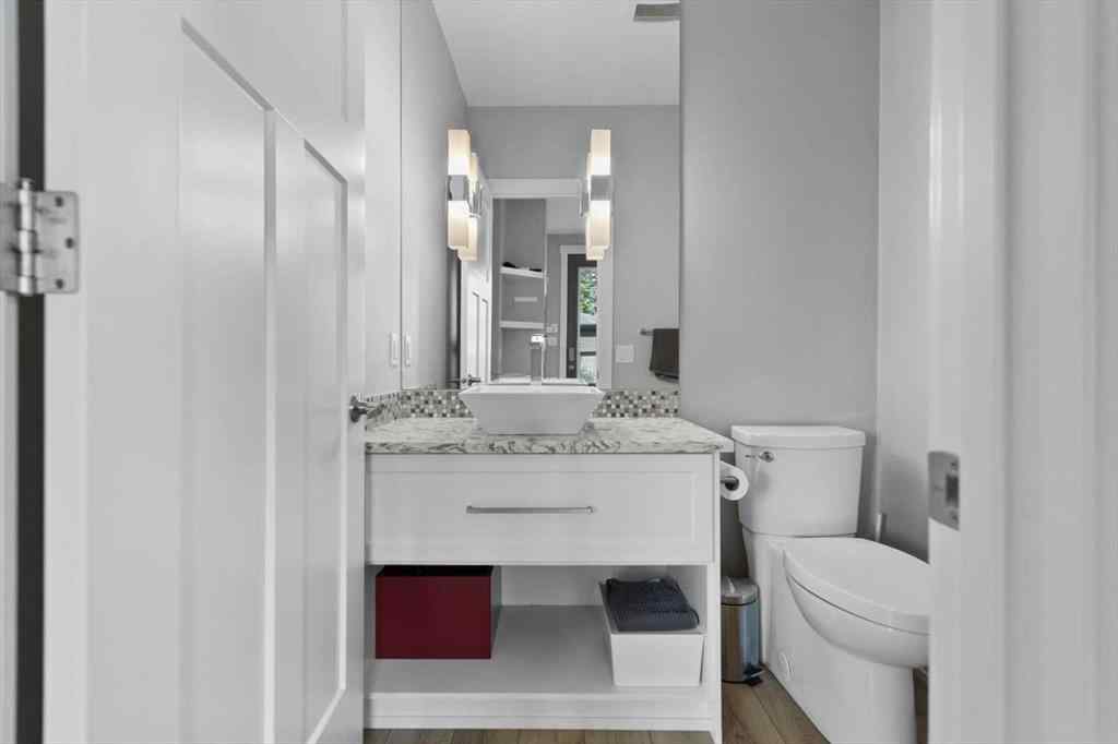MLS® A2253770 - 2316 22 Street NW in Banff Trail Calgary, Residential