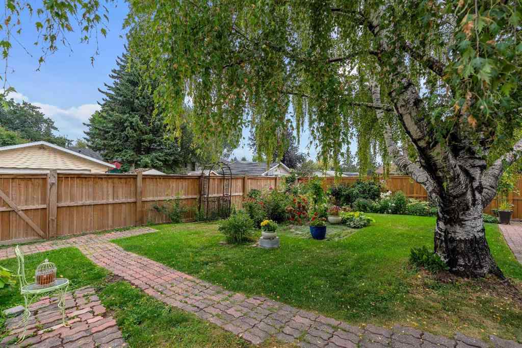 MLS® A2253782 - 4623 31 Avenue NE in Rundle Calgary, Residential