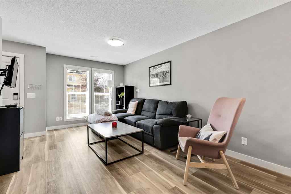MLS® A2253785 - 220 Mckenzie Towne Close SE in McKenzie Towne Calgary, Residential