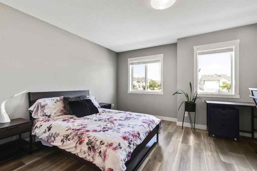 MLS® A2253785 - 220 Mckenzie Towne Close SE in McKenzie Towne Calgary, Residential