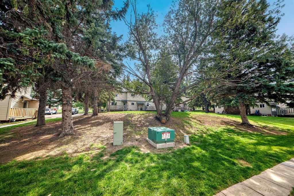 MLS® A2253789 - Unit #12 275 Columbia Boulevard W in Varsity Village Lethbridge, Residential