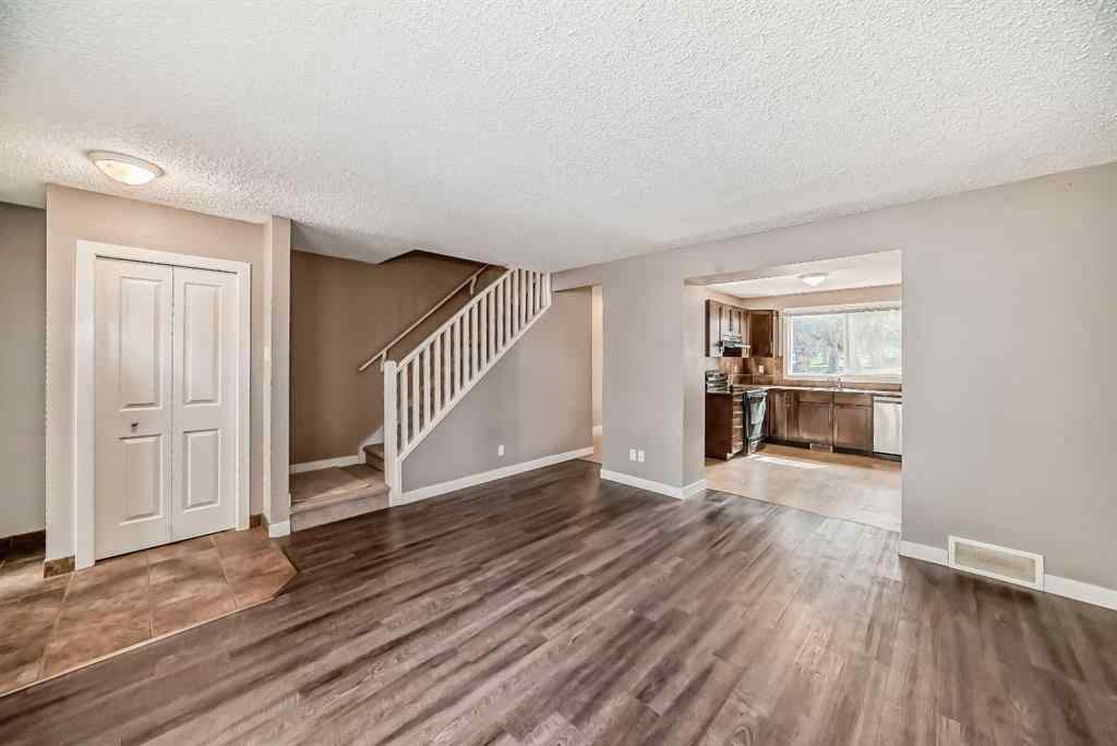MLS® A2253789 - Unit #12 275 Columbia Boulevard W in Varsity Village Lethbridge, Residential