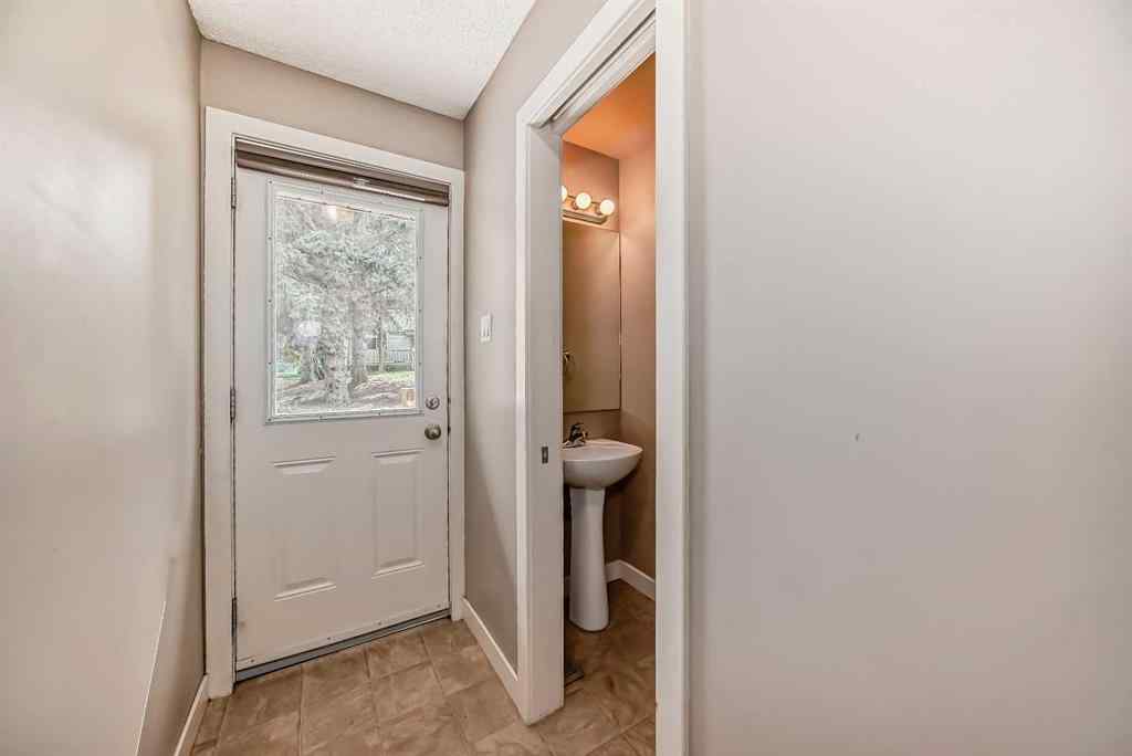 MLS® A2253789 - Unit #12 275 Columbia Boulevard W in Varsity Village Lethbridge, Residential