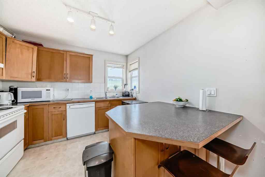 MLS® A2253791 - Unit #28 200 Hidden Hills Terrace NW in Hidden Valley Calgary, Residential