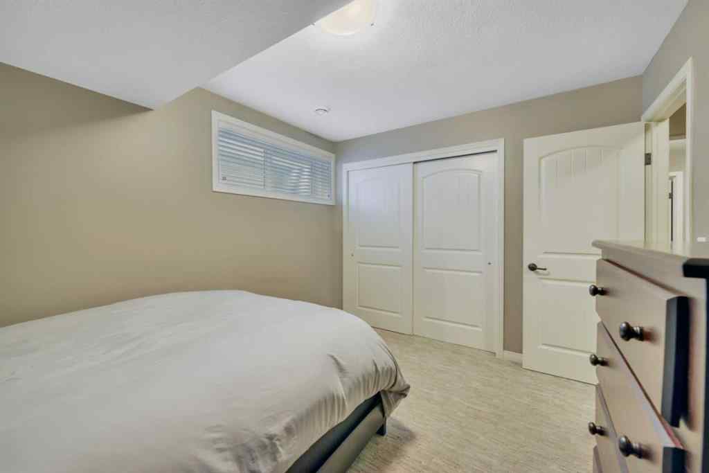 MLS® A2253793 - 34 Leaside Crescent  in Lakeway Landing Sylvan Lake, Residential