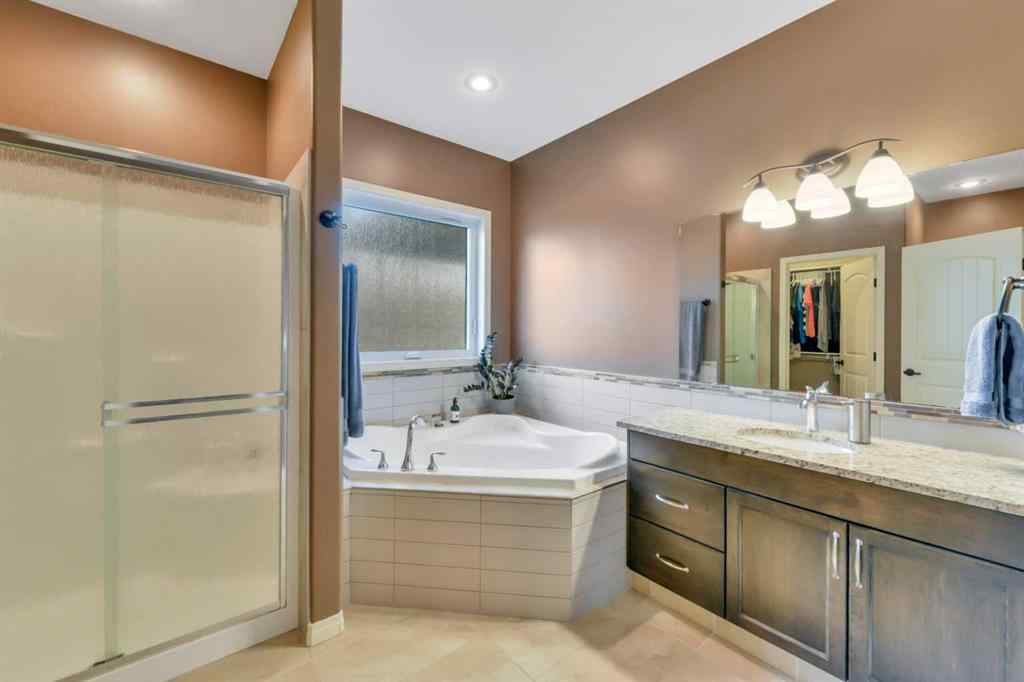 MLS® A2253793 - 34 Leaside Crescent  in Lakeway Landing Sylvan Lake, Residential