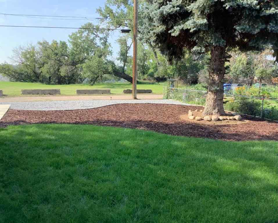 MLS® A2253794 - 227 12 Street SE in SE Hill Medicine Hat, Residential