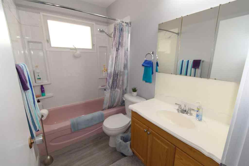MLS® A2253799 - 1955 20 Street SE in Crestwood-Norwood Medicine Hat, Residential