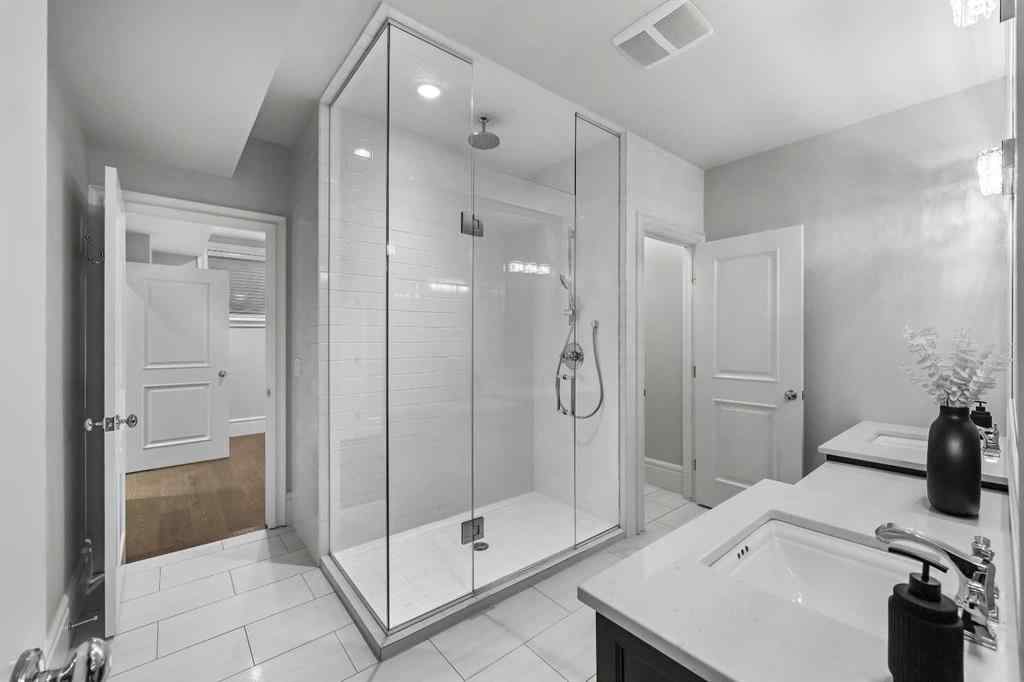 MLS® A2253807 - 420 49 Avenue SW in Elboya Calgary, Residential