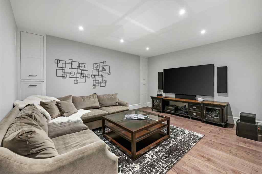 MLS® A2253807 - 420 49 Avenue SW in Elboya Calgary, Residential
