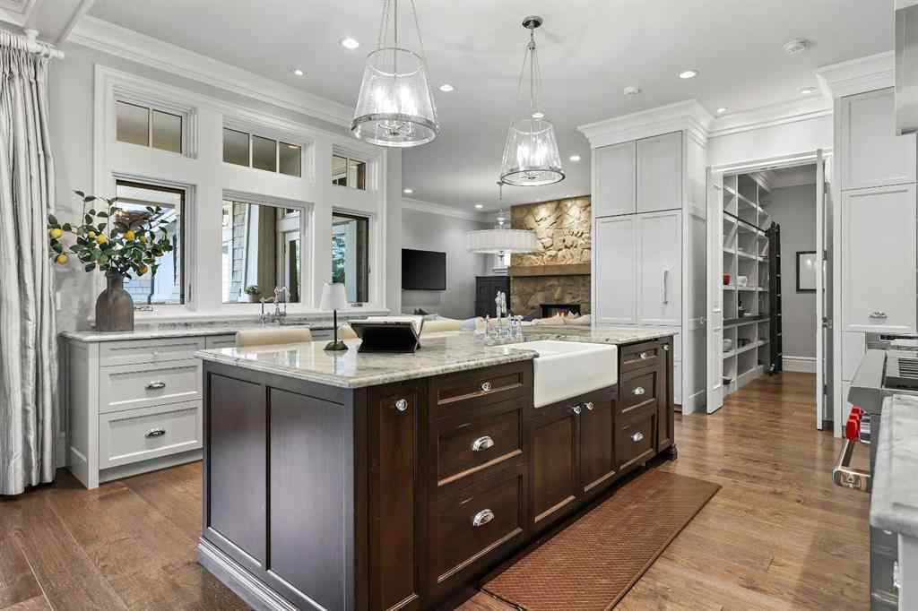 MLS® A2253807 - 420 49 Avenue SW in Elboya Calgary, Residential