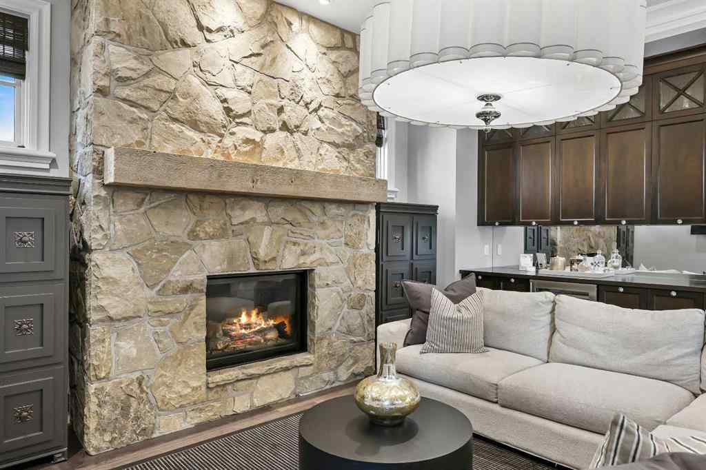 MLS® A2253807 - 420 49 Avenue SW in Elboya Calgary, Residential
