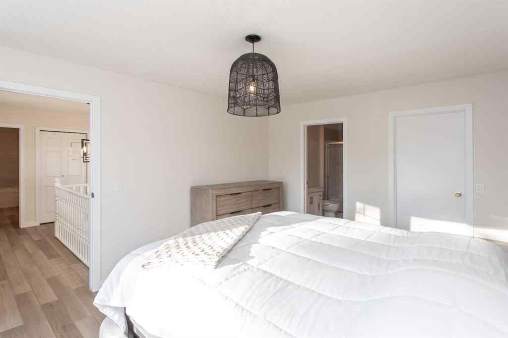 MLS® A2253810 - 10 Pickwick Lane  in English Estates Lacombe, Residential