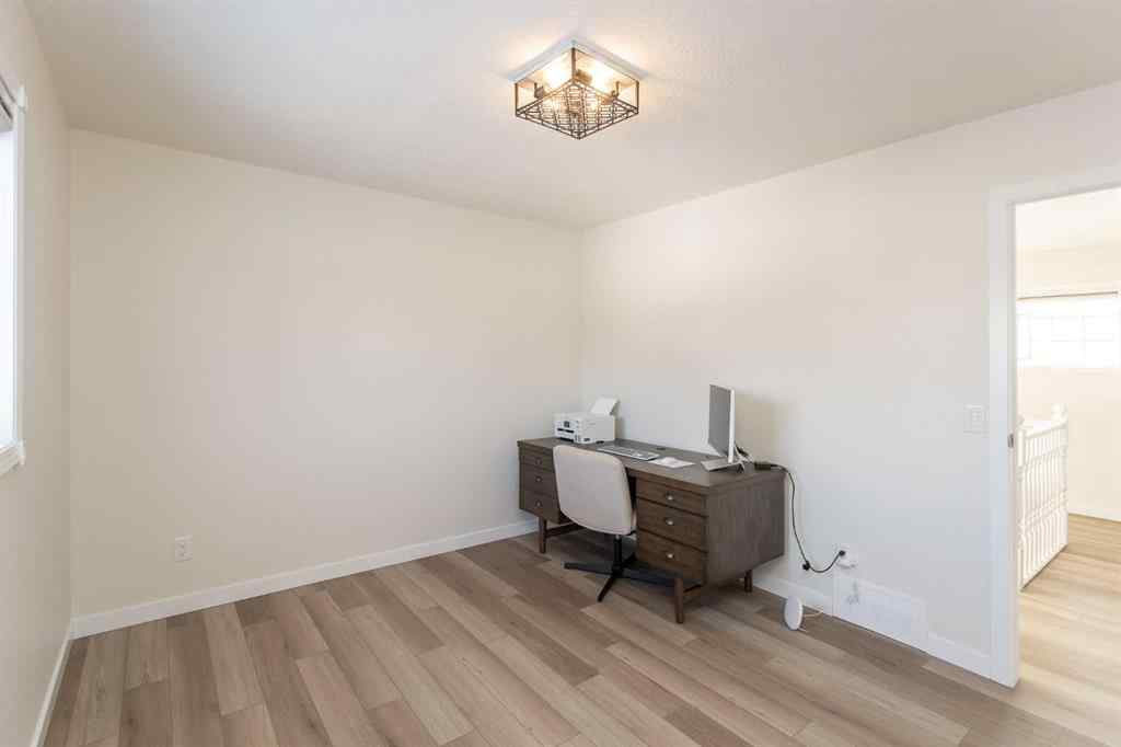 MLS® A2253810 - 10 Pickwick Lane  in English Estates Lacombe, Residential