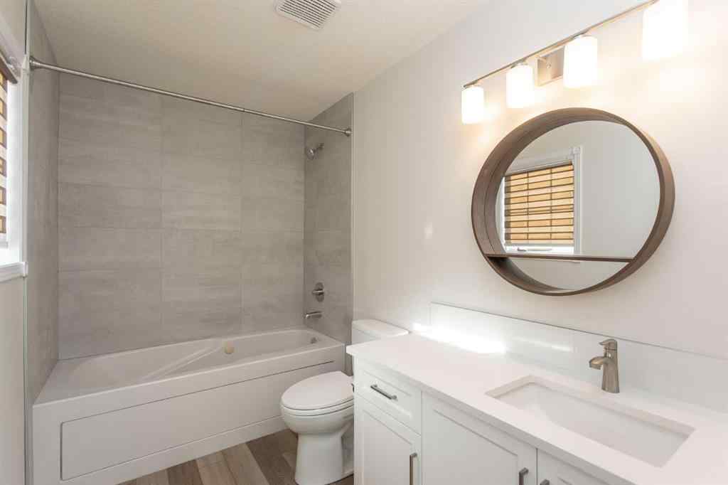 MLS® A2253810 - 10 Pickwick Lane  in English Estates Lacombe, Residential