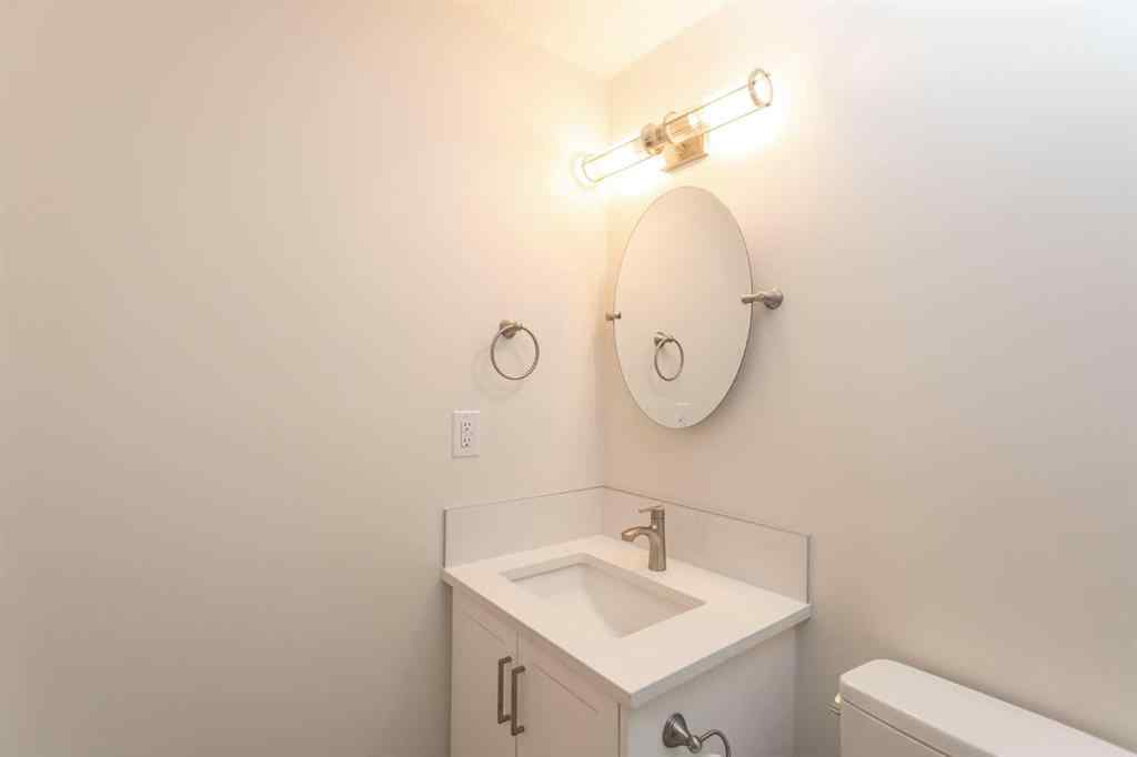 MLS® A2253810 - 10 Pickwick Lane  in English Estates Lacombe, Residential