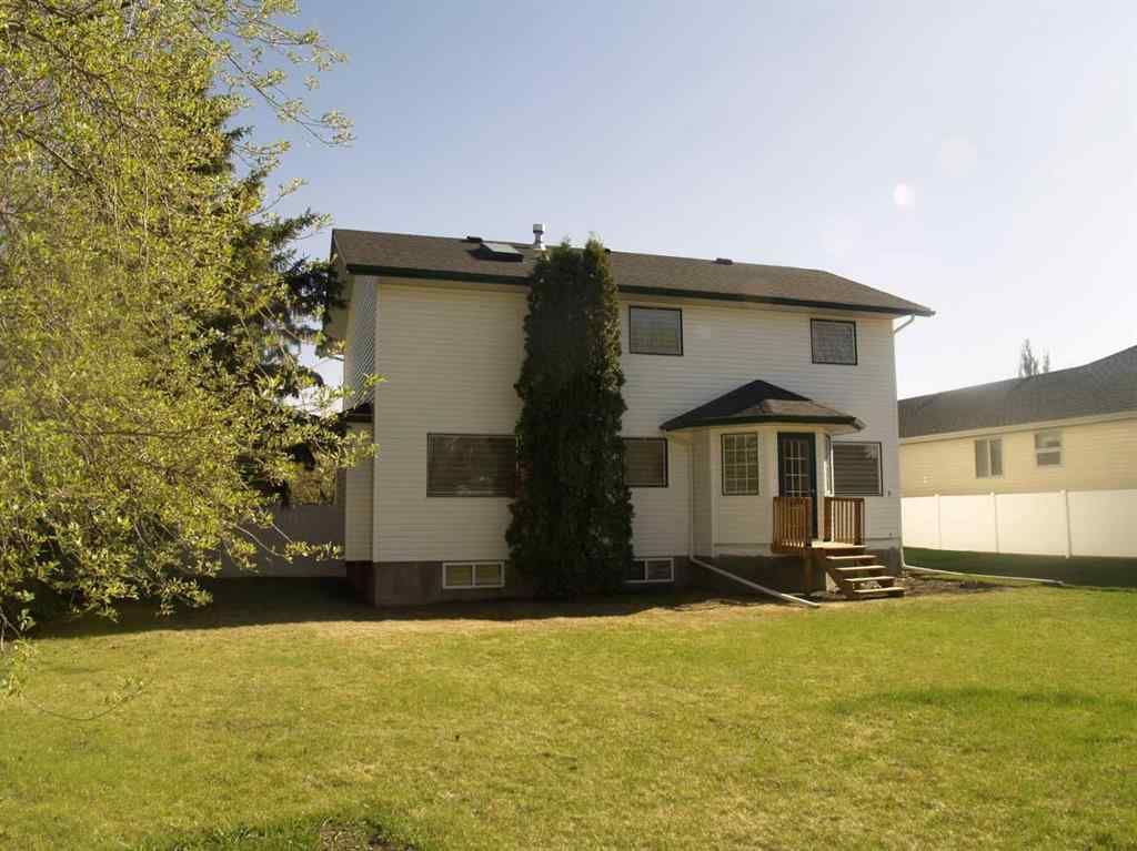 MLS® A2253810 - 10 Pickwick Lane  in English Estates Lacombe, Residential