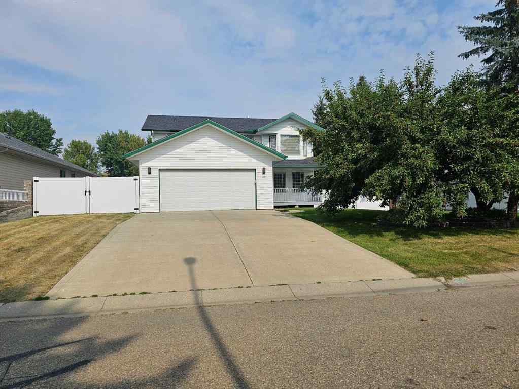 MLS® A2253810 - 10 Pickwick Lane  in English Estates Lacombe, Residential