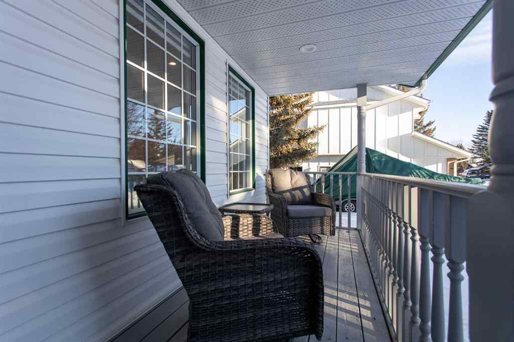 MLS® A2253810 - 10 Pickwick Lane  in English Estates Lacombe, Residential