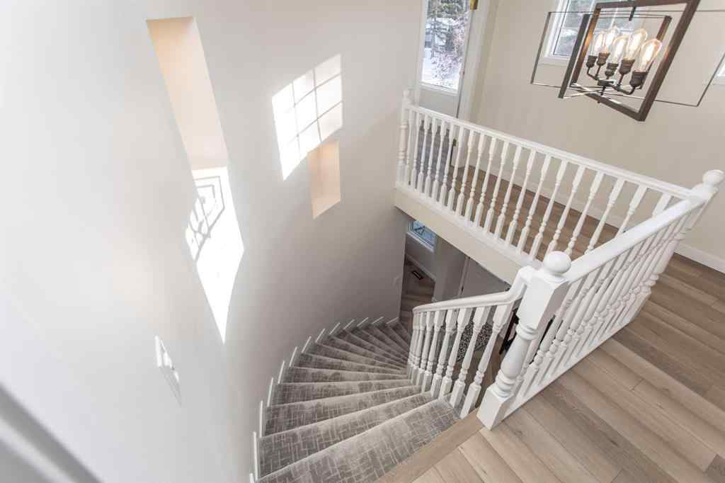 MLS® A2253810 - 10 Pickwick Lane  in English Estates Lacombe, Residential