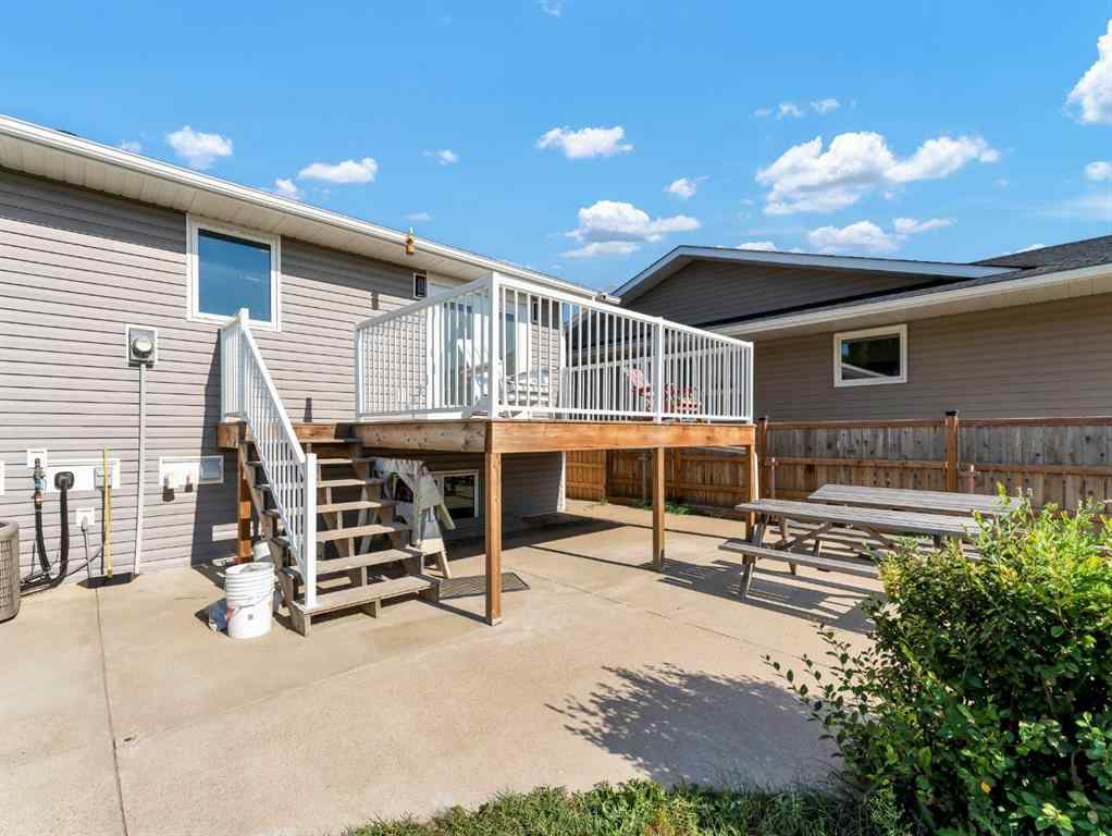 MLS® A2253812 - 306 Seven Persons Drive SW in SW Southridge Medicine Hat, Residential