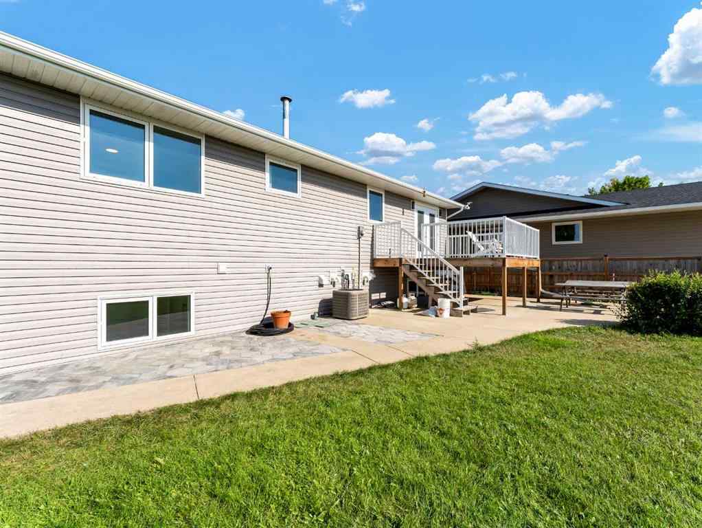MLS® A2253812 - 306 Seven Persons Drive SW in SW Southridge Medicine Hat, Residential