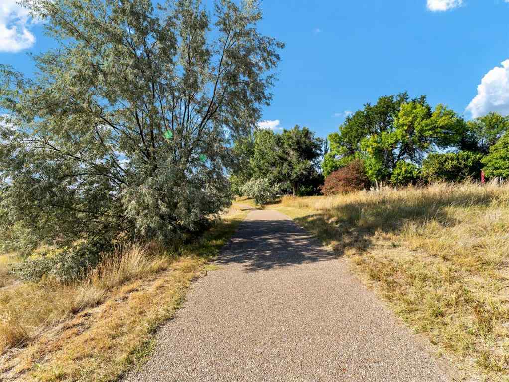 MLS® A2253812 - 306 Seven Persons Drive SW in SW Southridge Medicine Hat, Residential