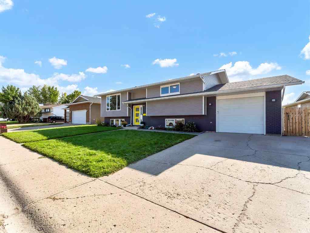 MLS® A2253812 - 306 Seven Persons Drive SW in SW Southridge Medicine Hat, Residential