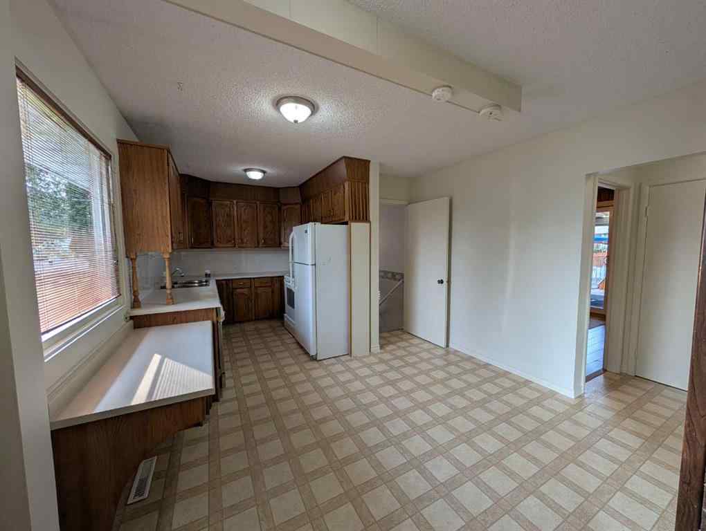 MLS® A2253817 - 2788 Dunmore Road SE in Crestwood-Norwood Medicine Hat, Residential