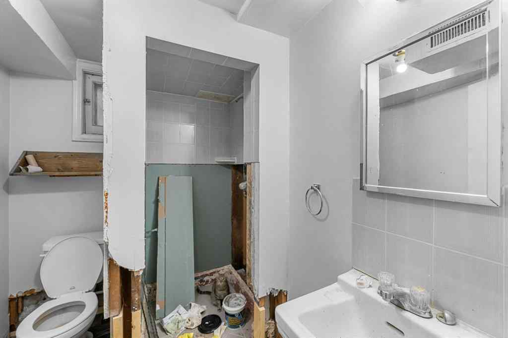 MLS® A2253818 - 427 35 Avenue NW in Highland Park Calgary, Residential
