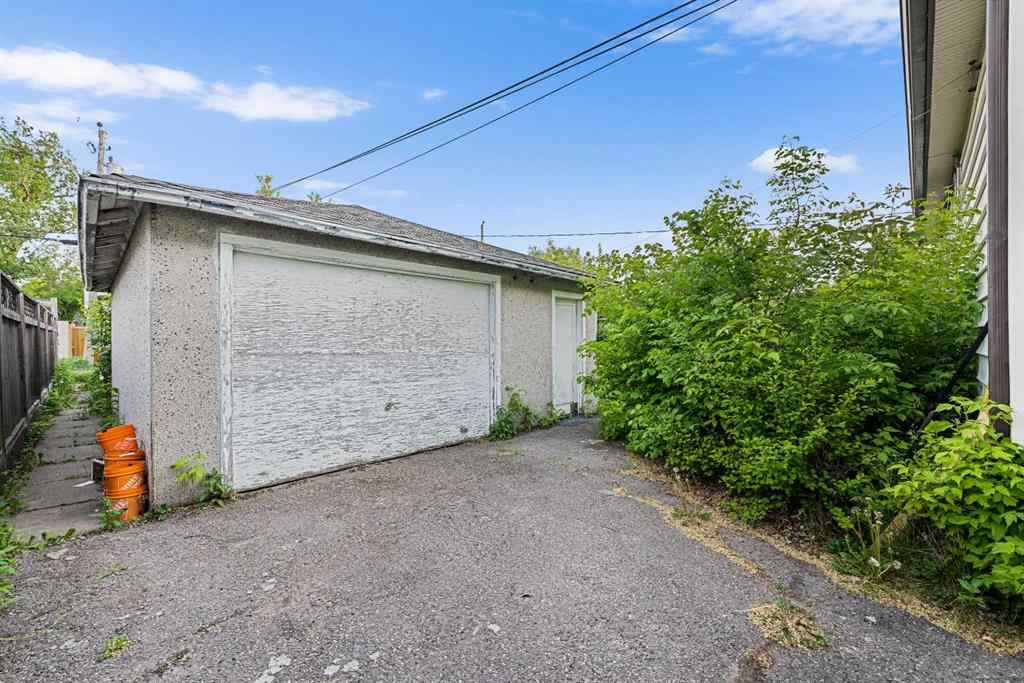 MLS® A2253818 - 427 35 Avenue NW in Highland Park Calgary, Residential