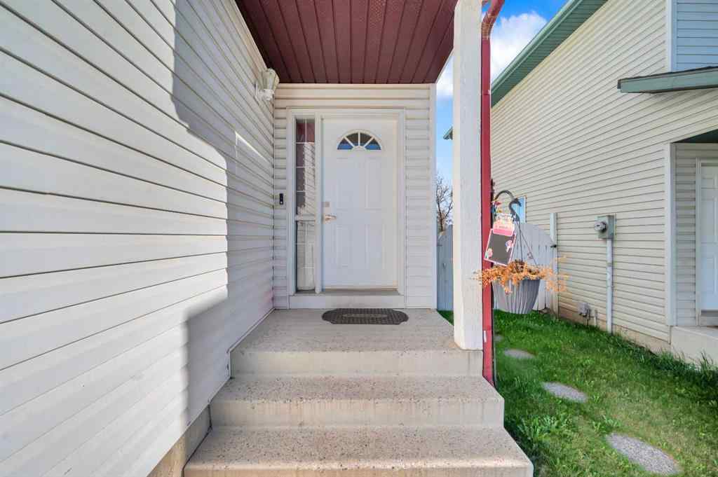 MLS® A2253824 - 117 Douglas Ridge Circle SE in Douglasdale/Glen Calgary, Residential