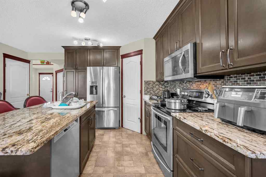 MLS® A2253824 - 117 Douglas Ridge Circle SE in Douglasdale/Glen Calgary, Residential