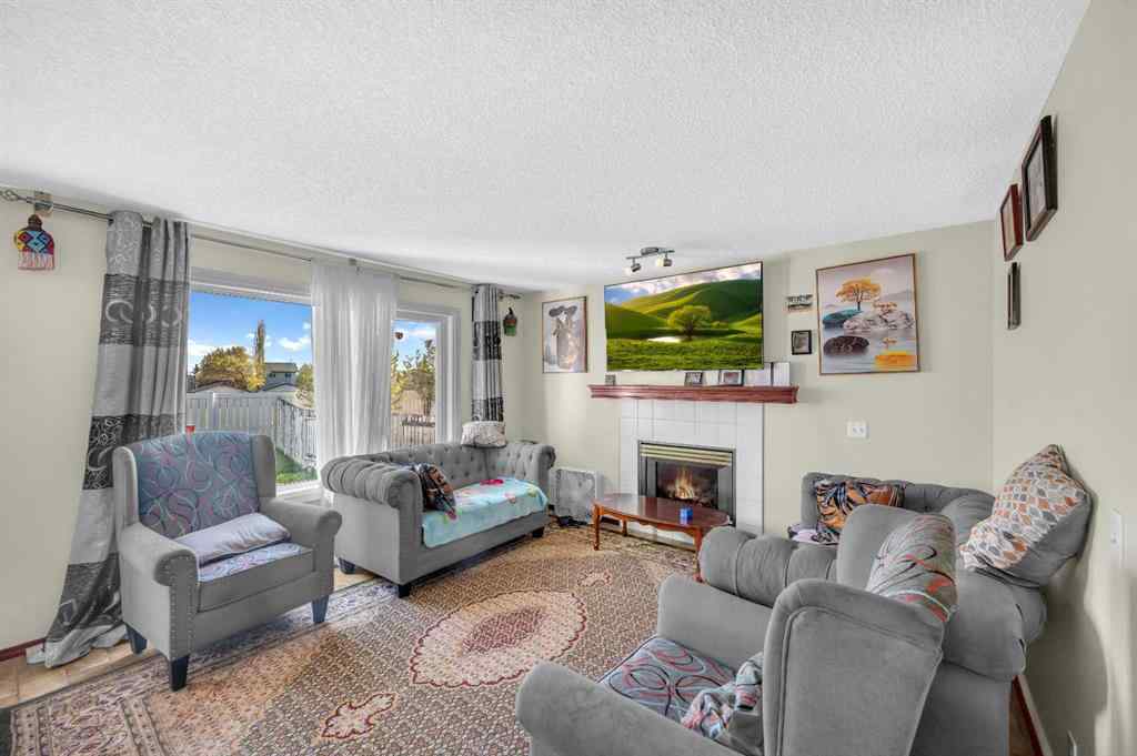 MLS® A2253824 - 117 Douglas Ridge Circle SE in Douglasdale/Glen Calgary, Residential