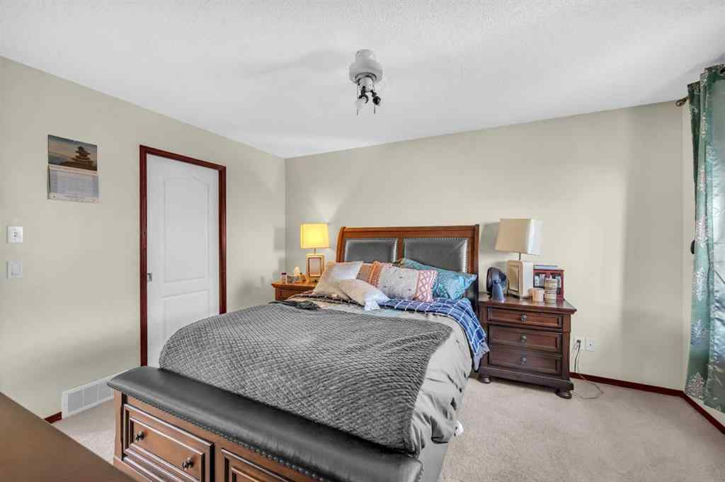 MLS® A2253824 - 117 Douglas Ridge Circle SE in Douglasdale/Glen Calgary, Residential