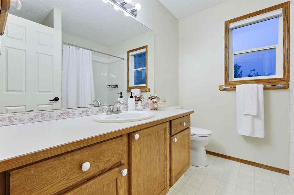 MLS® A2253826 - 4 Lloyd Crescent NE in NONE Langdon, Residential