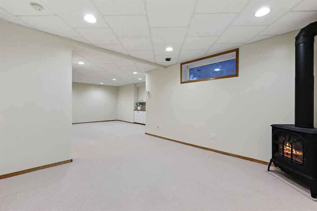 MLS® A2253826 - 4 Lloyd Crescent NE in NONE Langdon, Residential