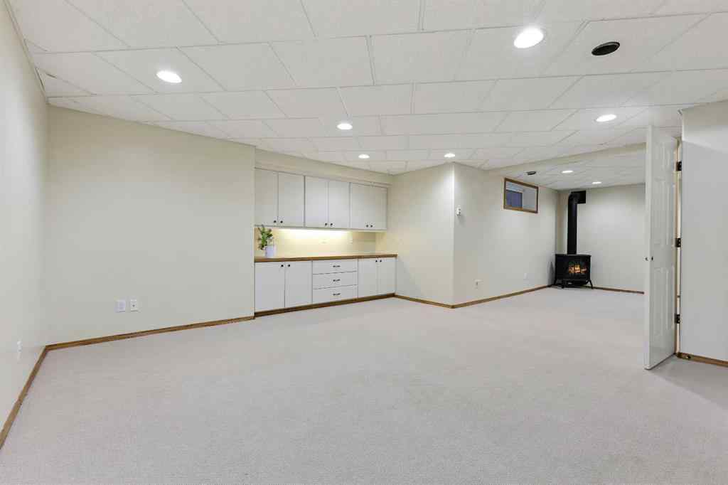 MLS® A2253826 - 4 Lloyd Crescent NE in NONE Langdon, Residential