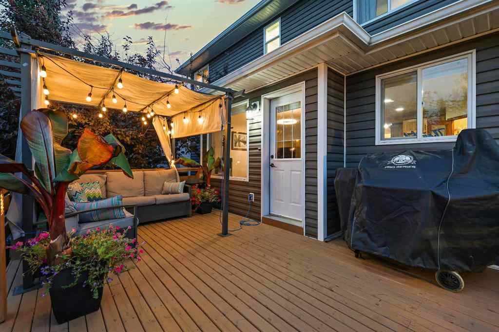 MLS® A2253826 - 4 Lloyd Crescent NE in NONE Langdon, Residential