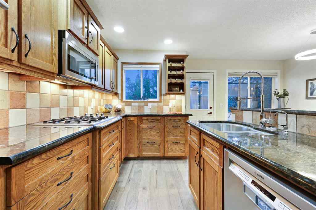 MLS® A2253826 - 4 Lloyd Crescent NE in NONE Langdon, Residential