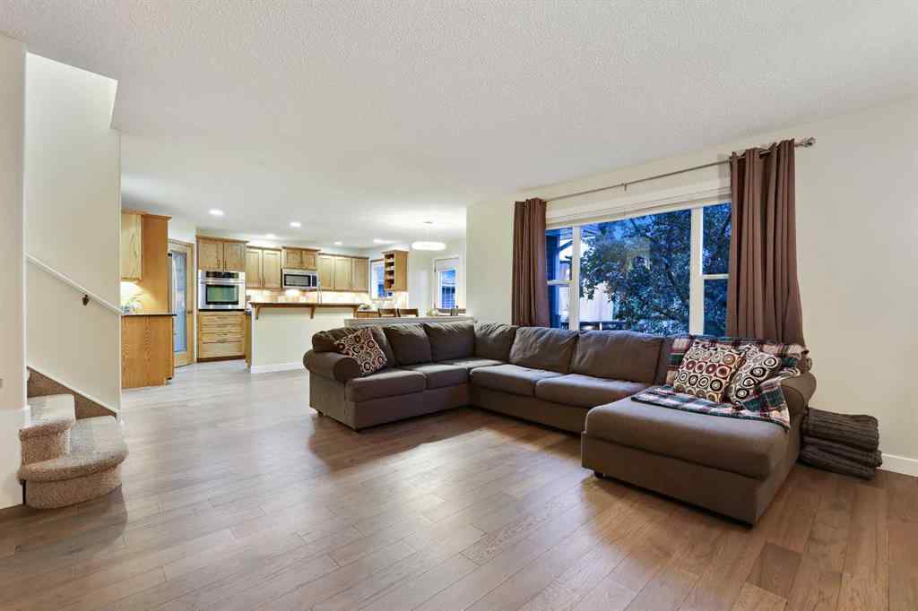 MLS® A2253826 - 4 Lloyd Crescent NE in NONE Langdon, Residential