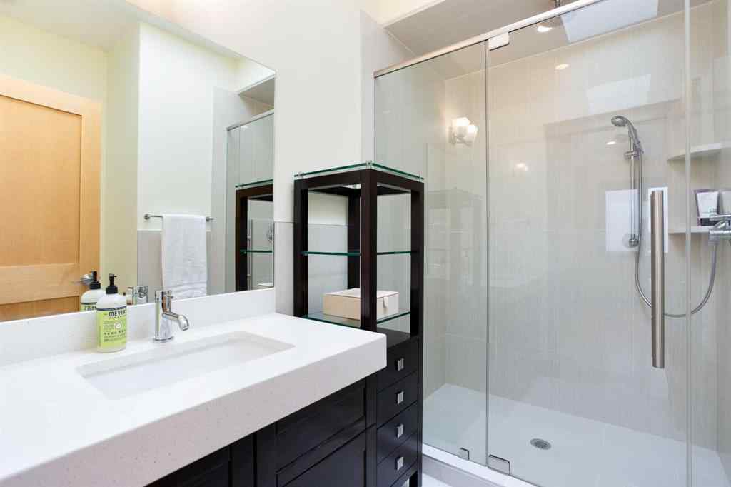 MLS® A2253842 - 537 34A Street NW in Parkdale Calgary, Residential