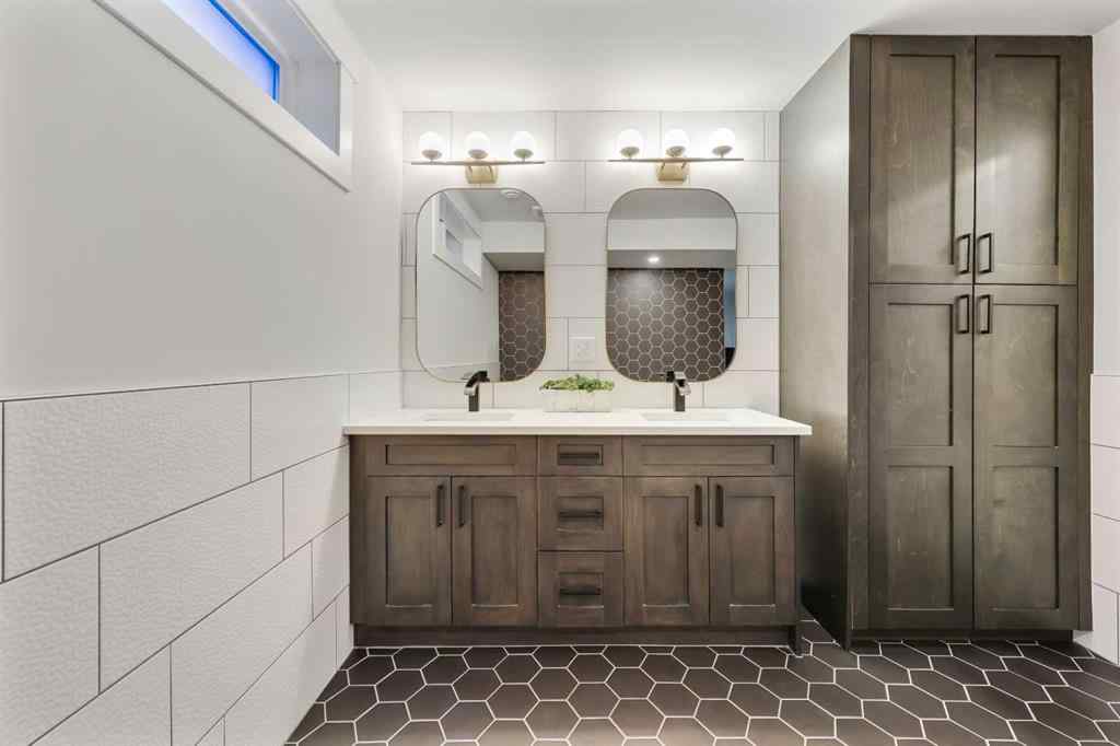 MLS® A2253848 - 3224 Conrad Drive NW in Charleswood Calgary, Residential