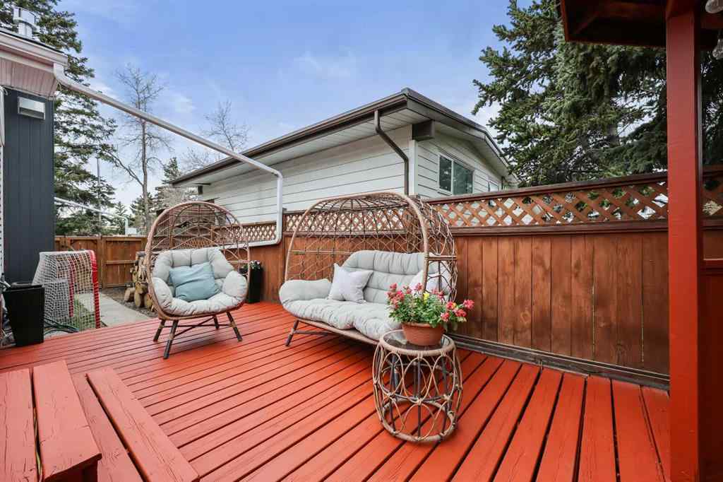 MLS® A2253848 - 3224 Conrad Drive NW in Charleswood Calgary, Residential
