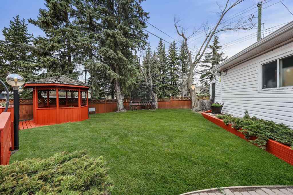 MLS® A2253848 - 3224 Conrad Drive NW in Charleswood Calgary, Residential