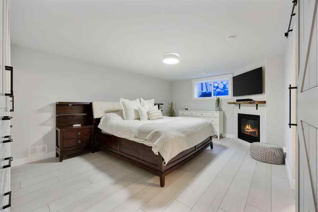 MLS® A2253848 - 3224 Conrad Drive NW in Charleswood Calgary, Residential